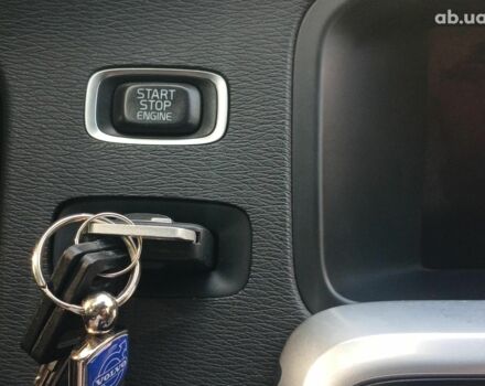 Черный Вольво С60, объемом двигателя 2 л и пробегом 255 тыс. км за 12890 $, фото 18 на Automoto.ua