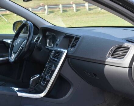 Чорний Вольво С60, об'ємом двигуна 2.5 л та пробігом 74 тис. км за 9500 $, фото 9 на Automoto.ua