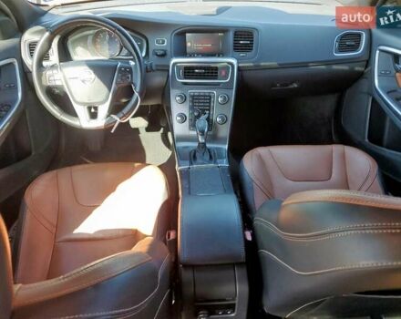 Вольво С60 2015 у Чернігові на Automoto.ua Чорний Вольво С60, об'ємом двигуна 2 л та пробігом 135 тис. км за 1300 $, фото 7 на Automoto.ua