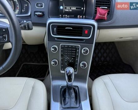 Черный Вольво С60, объемом двигателя 1.97 л и пробегом 140 тыс. км за 10500 $, фото 66 на Automoto.ua