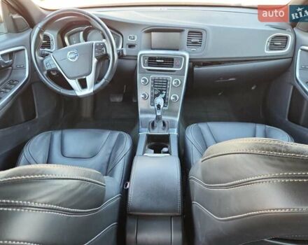 Вольво С60 2015 в Черновцах на Automoto.ua Черный Вольво С60, объемом двигателя 1.97 л и пробегом 120 тыс. км за 1500 $, фото 7 на Automoto.ua