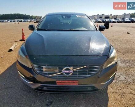 Черный Вольво С60, объемом двигателя 2 л и пробегом 135 тыс. км за 1300 $, фото 4 на Automoto.ua