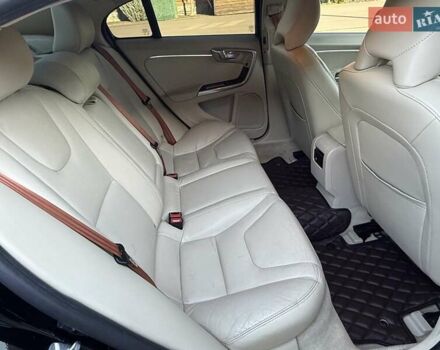 Черный Вольво С60, объемом двигателя 1.97 л и пробегом 140 тыс. км за 10500 $, фото 51 на Automoto.ua