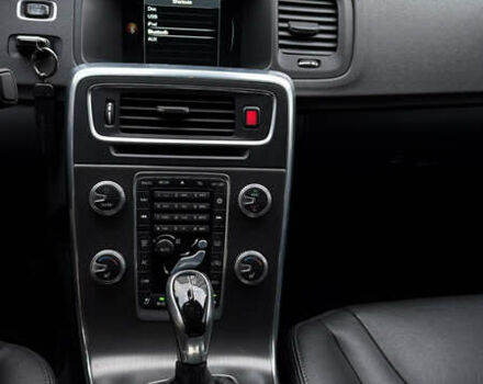 Чорний Вольво С60, об'ємом двигуна 1.97 л та пробігом 165 тис. км за 13600 $, фото 11 на Automoto.ua