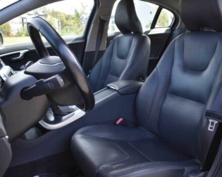 Чорний Вольво С60, об'ємом двигуна 2.5 л та пробігом 74 тис. км за 9500 $, фото 7 на Automoto.ua