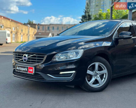 Черный Вольво С60, объемом двигателя 2 л и пробегом 255 тыс. км за 10340 $, фото 1 на Automoto.ua