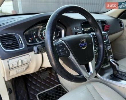 Черный Вольво С60, объемом двигателя 1.97 л и пробегом 140 тыс. км за 10500 $, фото 46 на Automoto.ua