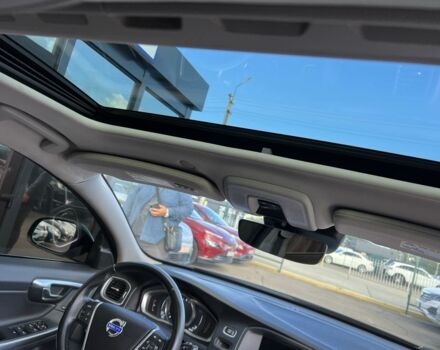 Черный Вольво С60, объемом двигателя 2.5 л и пробегом 73 тыс. км за 12999 $, фото 4 на Automoto.ua