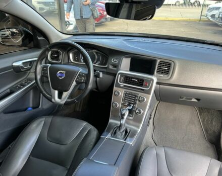 Черный Вольво С60, объемом двигателя 2.5 л и пробегом 73 тыс. км за 12999 $, фото 6 на Automoto.ua