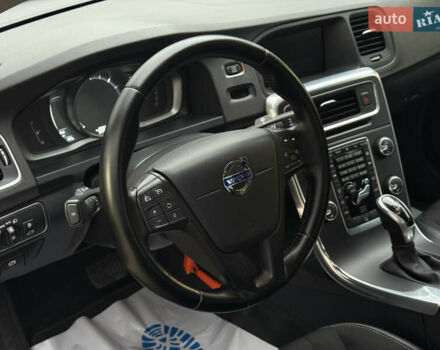 Черный Вольво С60, объемом двигателя 1.97 л и пробегом 237 тыс. км за 14800 $, фото 8 на Automoto.ua