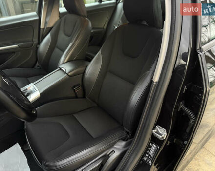 Черный Вольво С60, объемом двигателя 1.97 л и пробегом 237 тыс. км за 14800 $, фото 11 на Automoto.ua