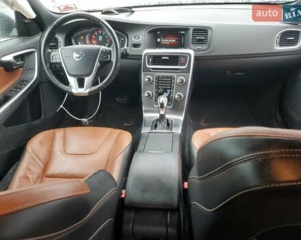 Черный Вольво С60, объемом двигателя 2.52 л и пробегом 112 тыс. км за 2400 $, фото 7 на Automoto.ua
