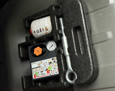 Черный Вольво С60, объемом двигателя 1.97 л и пробегом 237 тыс. км за 14800 $, фото 18 на Automoto.ua