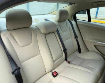 Чорний Вольво С60, об'ємом двигуна 2.5 л та пробігом 77 тис. км за 2100 $, фото 11 на Automoto.ua