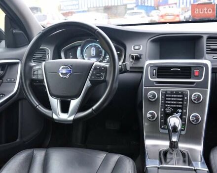 Черный Вольво С60, объемом двигателя 1.97 л и пробегом 82 тыс. км за 10500 $, фото 24 на Automoto.ua