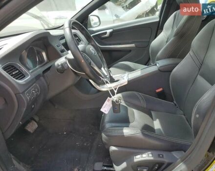 Черный Вольво С60, объемом двигателя 2 л и пробегом 88 тыс. км за 3000 $, фото 2 на Automoto.ua