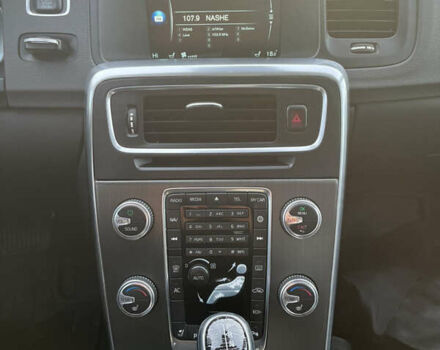 Черный Вольво С60, объемом двигателя 1.97 л и пробегом 225 тыс. км за 13700 $, фото 9 на Automoto.ua