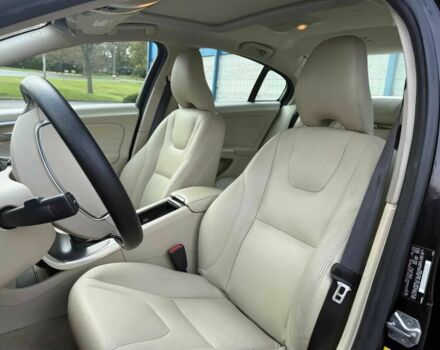 Чорний Вольво С60, об'ємом двигуна 2.5 л та пробігом 77 тис. км за 2100 $, фото 9 на Automoto.ua