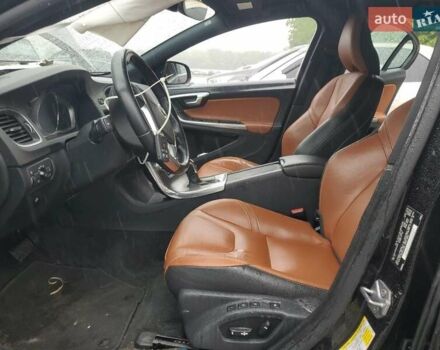 Черный Вольво С60, объемом двигателя 2.52 л и пробегом 112 тыс. км за 2400 $, фото 6 на Automoto.ua