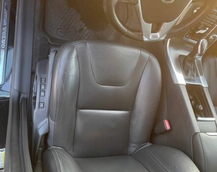 Черный Вольво С60, объемом двигателя 2.52 л и пробегом 270 тыс. км за 12000 $, фото 3 на Automoto.ua