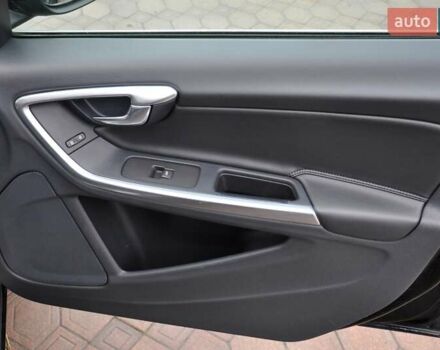 Черный Вольво С60, объемом двигателя 1.97 л и пробегом 82 тыс. км за 10500 $, фото 25 на Automoto.ua