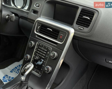 Черный Вольво С60, объемом двигателя 1.97 л и пробегом 237 тыс. км за 14800 $, фото 12 на Automoto.ua