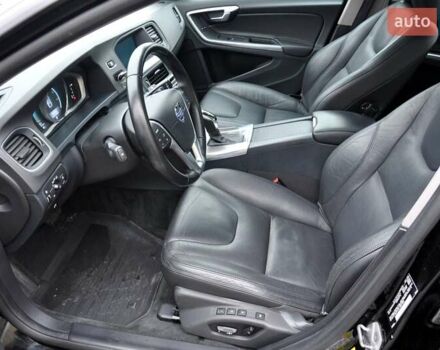 Черный Вольво С60, объемом двигателя 1.97 л и пробегом 82 тыс. км за 10500 $, фото 14 на Automoto.ua