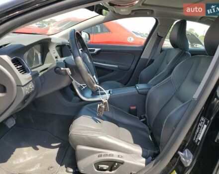 Черный Вольво С60, объемом двигателя 2 л и пробегом 62 тыс. км за 3000 $, фото 6 на Automoto.ua