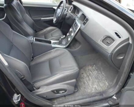 Чорний Вольво С60, об'ємом двигуна 2 л та пробігом 24 тис. км за 2100 $, фото 4 на Automoto.ua