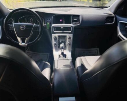 Вольво С60 2018 в Одессе на Automoto.ua Черный Вольво С60, объемом двигателя 2 л и пробегом 43 тыс. км за 17200 $, фото 9 на Automoto.ua