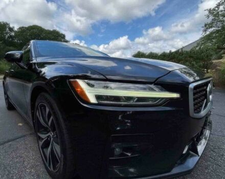 Черный Вольво С60, объемом двигателя 2 л и пробегом 46 тыс. км за 8000 $, фото 1 на Automoto.ua