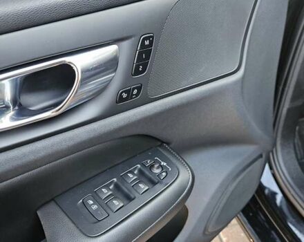 Чорний Вольво С60, об'ємом двигуна 1.97 л та пробігом 100 тис. км за 31990 $, фото 25 на Automoto.ua