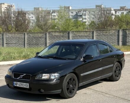 Черный Вольво С60, объемом двигателя 2.5 л и пробегом 240 тыс. км за 2950 $, фото 1 на Automoto.ua
