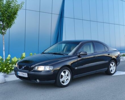 Черный Вольво С60, объемом двигателя 2.4 л и пробегом 303 тыс. км за 3900 $, фото 1 на Automoto.ua