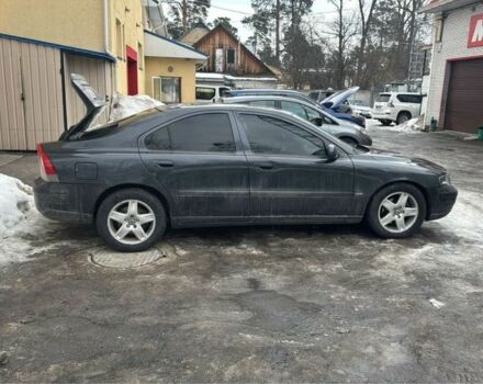 Черный Вольво С60, объемом двигателя 2.4 л и пробегом 326 тыс. км за 3200 $, фото 1 на Automoto.ua