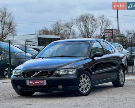 Черный Вольво С60, объемом двигателя 2.4 л и пробегом 230 тыс. км за 5500 $, фото 1 на Automoto.ua