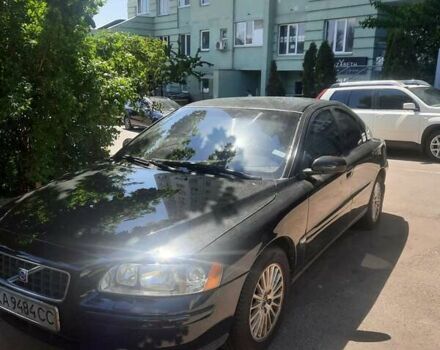 Черный Вольво С60, объемом двигателя 2.52 л и пробегом 190 тыс. км за 6500 $, фото 1 на Automoto.ua