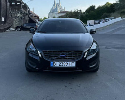 Черный Вольво С60, объемом двигателя 2 л и пробегом 160 тыс. км за 8999 $, фото 1 на Automoto.ua
