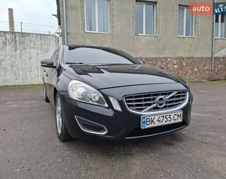 Черный Вольво С60, объемом двигателя 1.98 л и пробегом 384 тыс. км за 9500 $, фото 1 на Automoto.ua