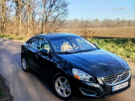 Черный Вольво С60, объемом двигателя 2.5 л и пробегом 337 тыс. км за 9400 $, фото 1 на Automoto.ua