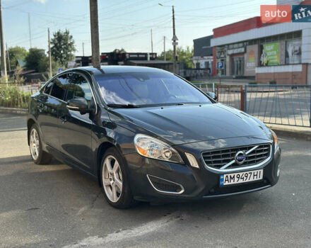 Черный Вольво С60, объемом двигателя 2.5 л и пробегом 338 тыс. км за 7700 $, фото 1 на Automoto.ua