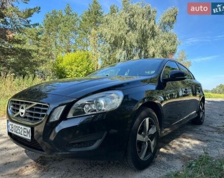 Черный Вольво С60, объемом двигателя 1.98 л и пробегом 207 тыс. км за 9999 $, фото 1 на Automoto.ua