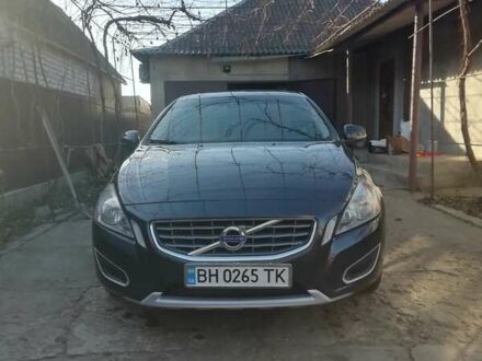 Черный Вольво С60, объемом двигателя 2.5 л и пробегом 240 тыс. км за 9800 $, фото 1 на Automoto.ua