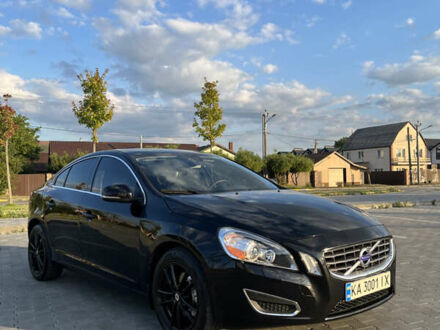 Черный Вольво С60, объемом двигателя 2.95 л и пробегом 220 тыс. км за 10500 $, фото 1 на Automoto.ua