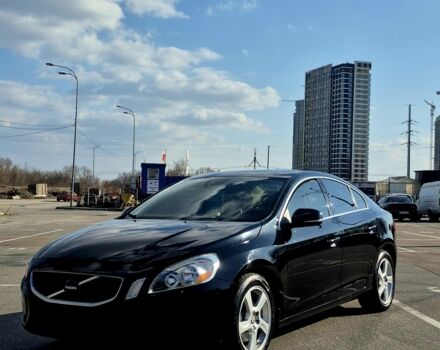 Черный Вольво С60, объемом двигателя 0 л и пробегом 208 тыс. км за 9500 $, фото 1 на Automoto.ua