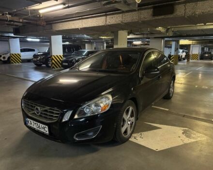 Черный Вольво С60, объемом двигателя 2.5 л и пробегом 168 тыс. км за 8619 $, фото 1 на Automoto.ua