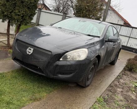 Черный Вольво С60, объемом двигателя 1.6 л и пробегом 300 тыс. км за 1700 $, фото 1 на Automoto.ua