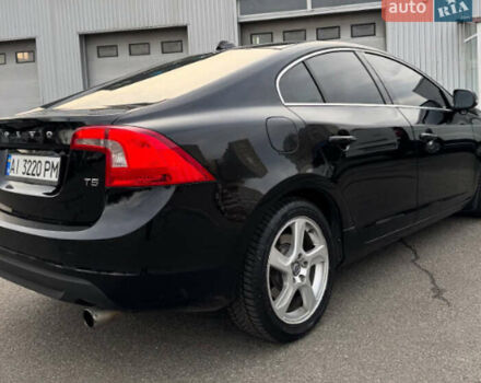 Черный Вольво С60, объемом двигателя 2.52 л и пробегом 225 тыс. км за 9000 $, фото 1 на Automoto.ua