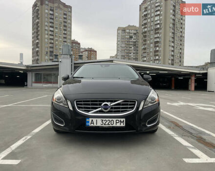 Черный Вольво С60, объемом двигателя 2.52 л и пробегом 334 тыс. км за 9200 $, фото 1 на Automoto.ua