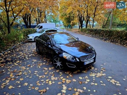 Черный Вольво С60, объемом двигателя 2.52 л и пробегом 192 тыс. км за 10500 $, фото 1 на Automoto.ua